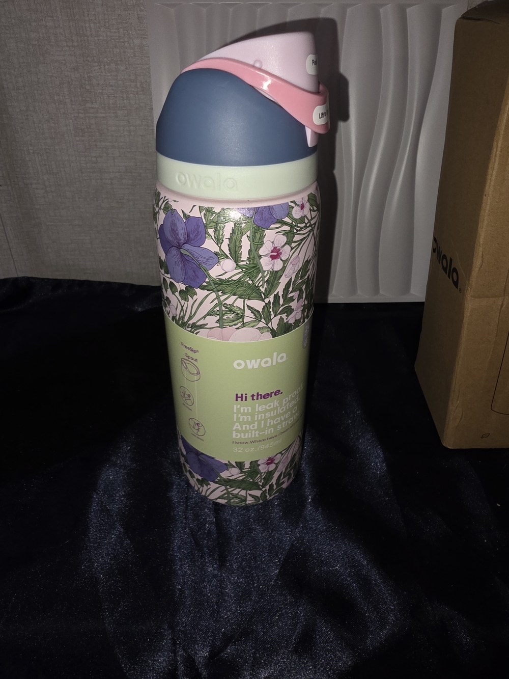 NEW Owala FreeSip 32oz – Urban Outfitters Exclusive Floral (Tea Time) - Picture 2 of 6